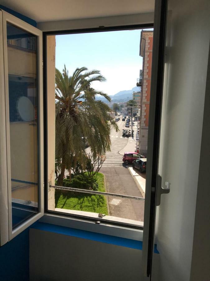 Ferienwohnung Le Petit Bateau Menton Exterior foto